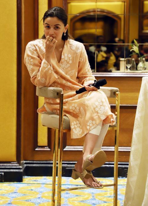 Alia Bhatt Celebrates Her Birthday with Media in Mumbai, March 2025 4
