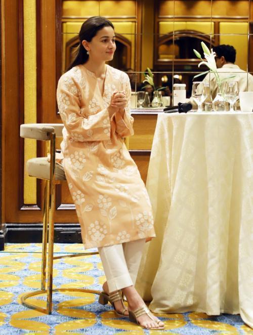 Alia Bhatt Celebrates Her Birthday with Media in Mumbai, March 2025 6