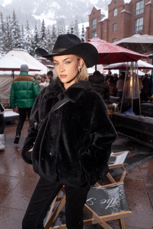 Emilia Silberg at The Snow Lodge x Revolve Apres Ski, February 2025 1