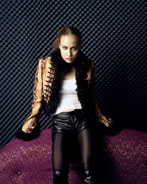 Fiona Apple for Entertainment Weekly, July 1997 Feature 2