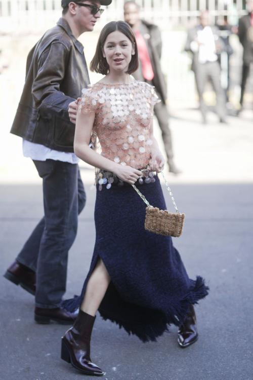 Georgina Amoros Arrives at Rabanne Fall/Winter 2025-2026 Show, Paris, March 2025 3