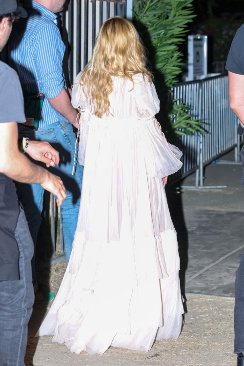 Addison Rae Out at Coachella Weekend 1 Final Night, April 2025 1