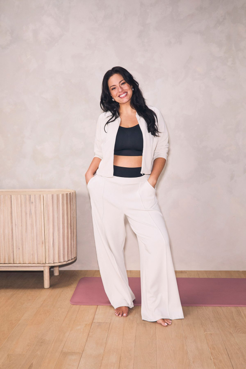 Ashley Graham for Mother’s Day Victoria’s Secret, May 2025 5