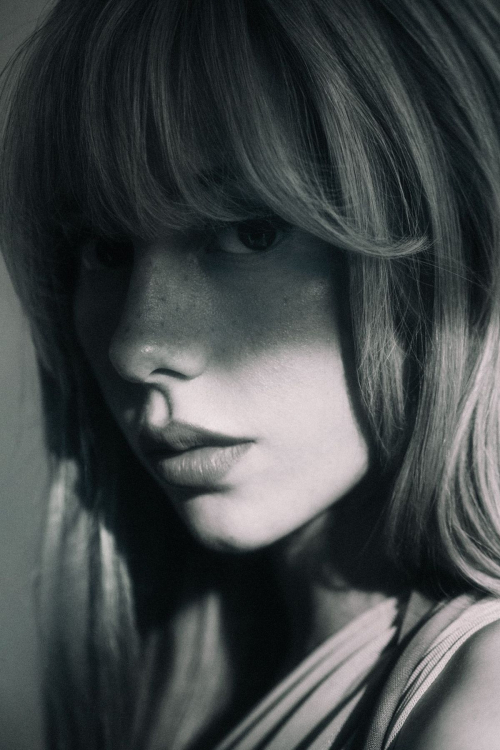 Ester Exposito for Elle Spain, May 2025 7