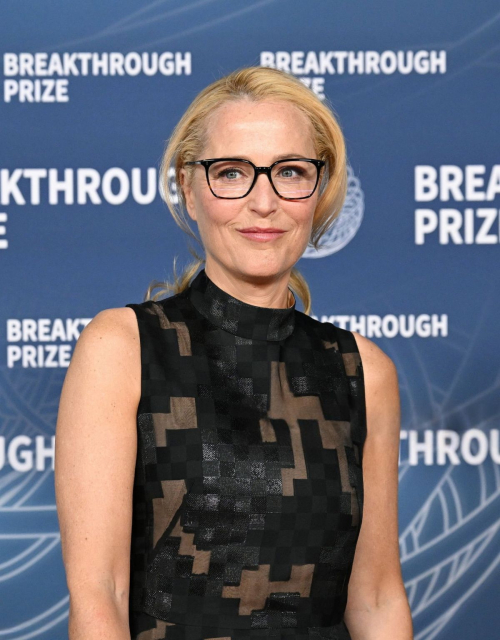 Gillian Anderson at Breakthrough Prize Ceremony, April 2025 3