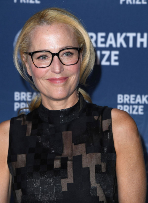 Gillian Anderson at Breakthrough Prize Ceremony, April 2025 4