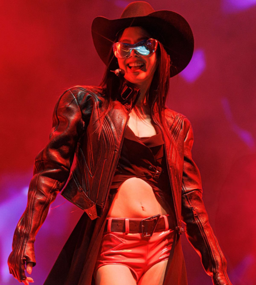 Jennie Performs at 2025 Coachella Valley Festival, Weekend 2, Day 3, April 2025 8