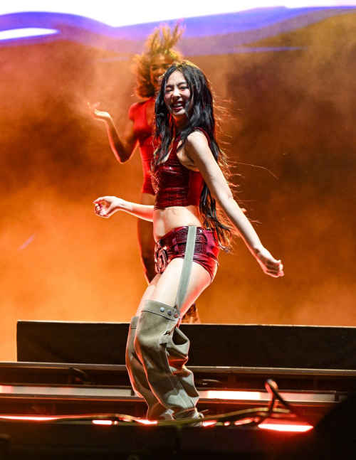 Jennie Performs at Coachella Weekend 1, 2025 2