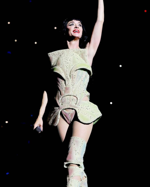 Katy Perry Performs at Lifetimes Tour in Mexico City, April 2025 1