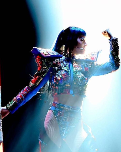 Katy Perry Performs at Lifetimes Tour in Mexico City, April 2025 3