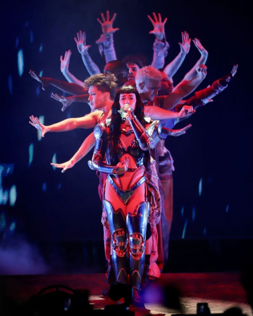 Katy Perry Performs at Lifetimes Tour in Mexico City, April 2025 4