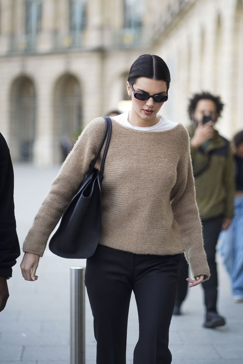 Kendall Jenner Out and About in Paris, April 2025 2