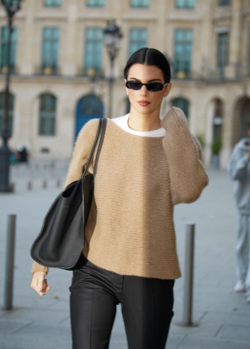 Kendall Jenner Out and About in Paris, April 2025 4