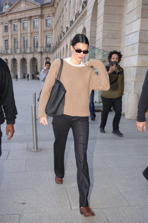 Kendall Jenner Out and About in Paris, April 2025 5