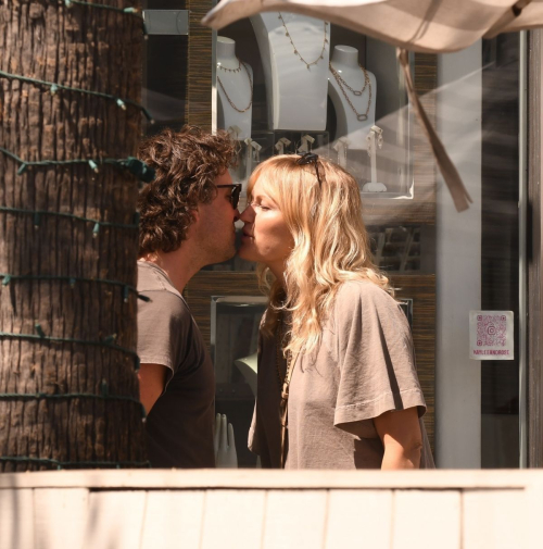 Malin Akerman and Jack Donnelly Out Shopping, April 2025 3