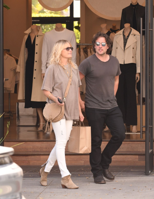 Malin Akerman and Jack Donnelly Out Shopping, April 2025 4
