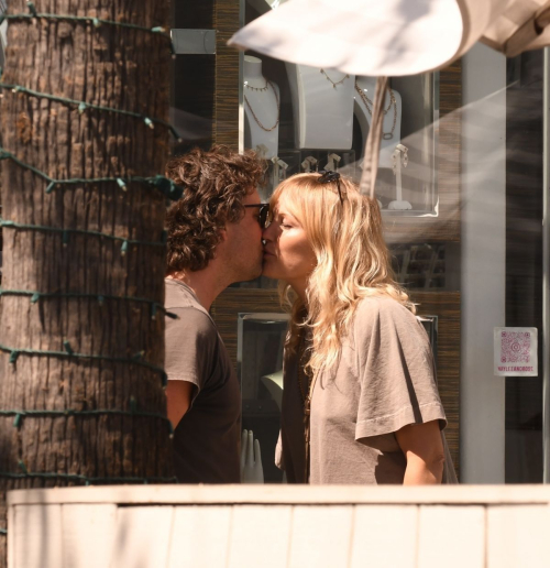 Malin Akerman and Jack Donnelly Out Shopping, April 2025 5