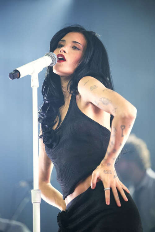 Nessa Barrett Performs at History in Toronto, February 2025