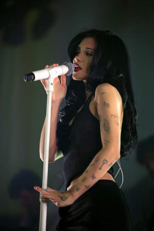 Nessa Barrett Performs at History in Toronto, February 2025 1