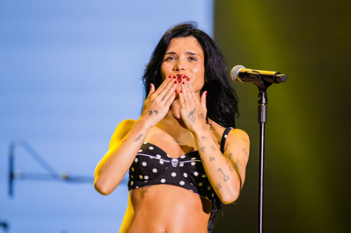 Nessa Barrett Performs at Lollapalooza Brazil, March 2025 4