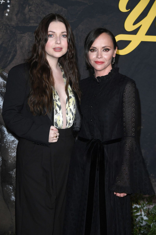 Sammi Hanratty at Yellowjackets Emmy event, April 2025 4
