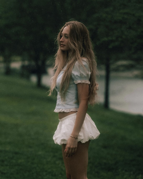 Sophia Diamond at a Photoshoot, April 2025 1