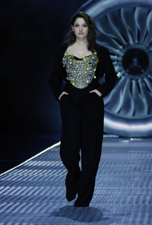 Tamannaah Bhatia at Lakme Fashion Week x FDCI, March 2025 6