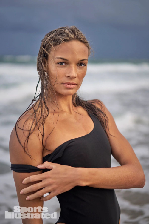 Anna Hall for Sports Illustrated Swimsuit, May 2025 14