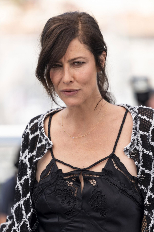 Anna Mouglalis at Dalloway Photocall Cannes, May 2025 3