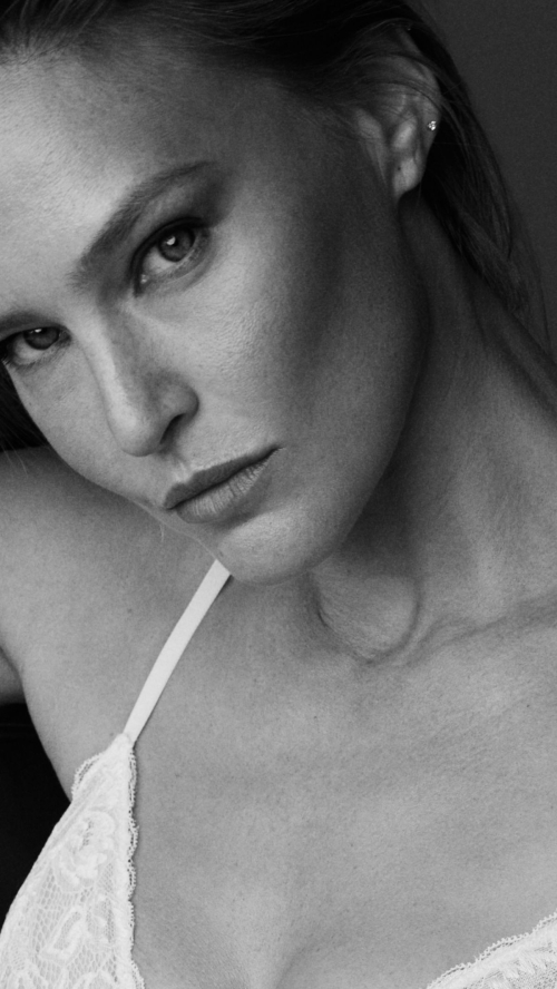 Bar Refaeli Featured in Femina Israel, May 2025 5
