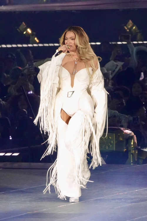 Beyonce Cowboy Carter Tour Launch, SoFi Stadium, April 2025 9