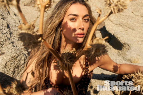 Brianna Lapaglia for Sports Illustrated Swimsuit, May 2025 9