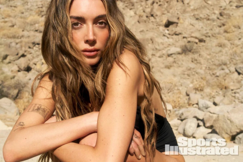 Brianna Lapaglia for Sports Illustrated Swimsuit, May 2025 17