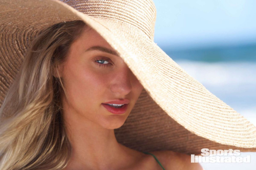 Cameron Brink in Sports Illustrated Swimsuit, May 2025 29