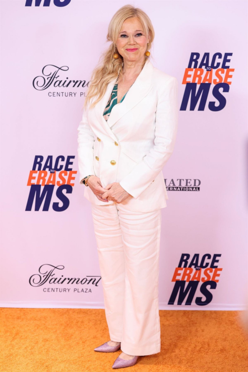 Caroline Rhea at Race to Erase MS Gala, May 2025 2