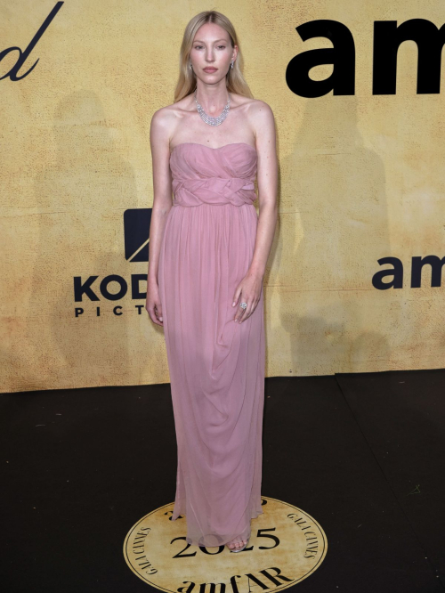 Ella Richards at amfAR Gala Cannes, May 2025 1