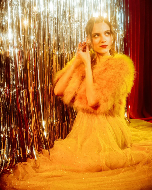 Fina Strazza for Who What Wear, May 2025 5