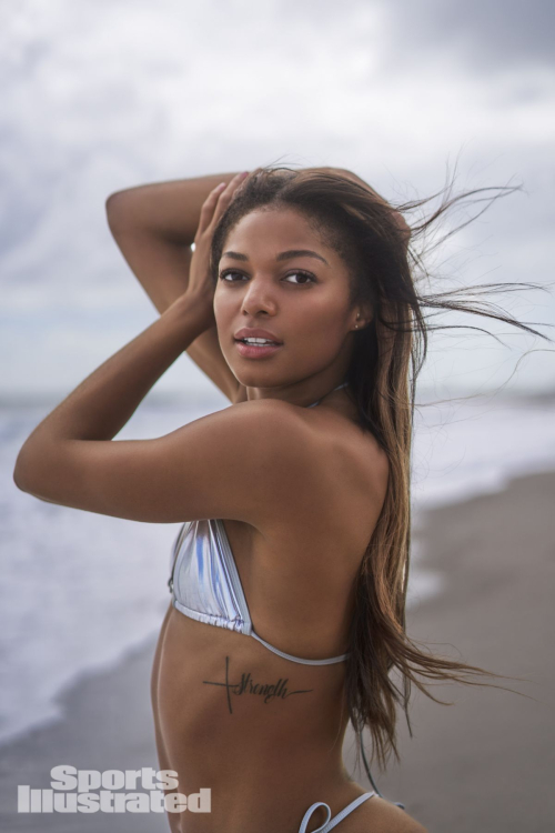 Gabby Thomas for Sports Illustrated Swim Shoot, May 2025 3