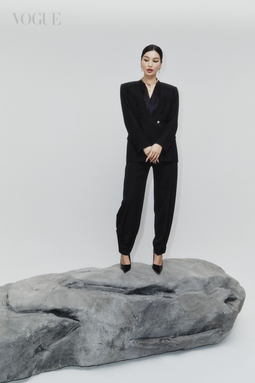 Gemma Chan for Vogue Singapore Feature, Jun 2025 5