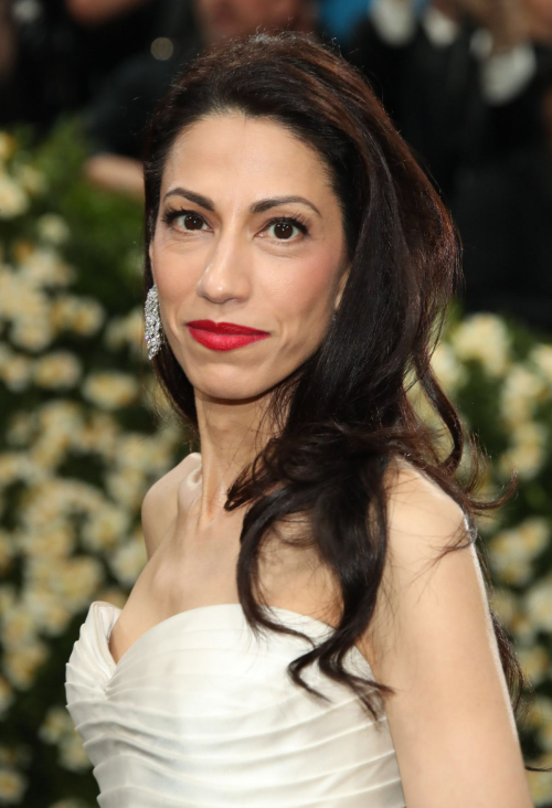 Huma Abedin at 2025 Met Gala in NYC, May 2025 1