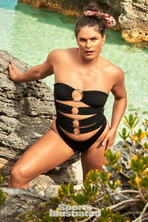 Ilona Maher for Sports Illustrated Swimsuit, May 2025 25