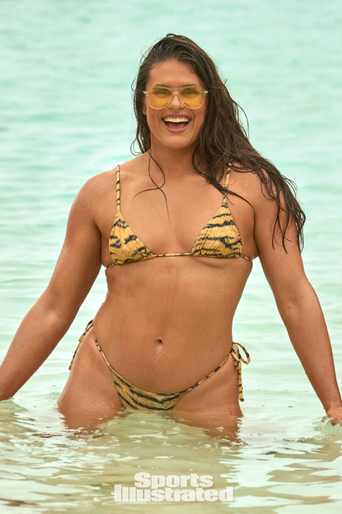 Ilona Maher for Sports Illustrated Swimsuit, May 2025 7