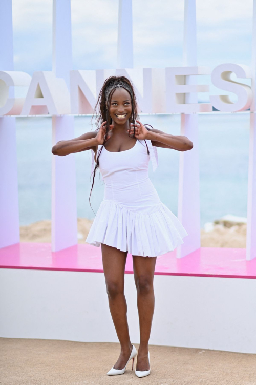 Jennifer Heylen at Oh Otto Photocall at Canneseries, April 2025 5