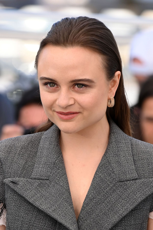 Lena Urzendowsky at Sound of Falling Photocall Cannes, May 2025 4