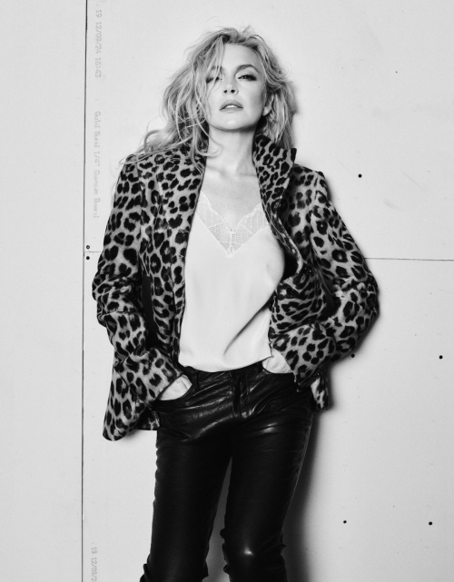 Lindsay Lohan Featured in Elle Magazine, Summer 2025 2