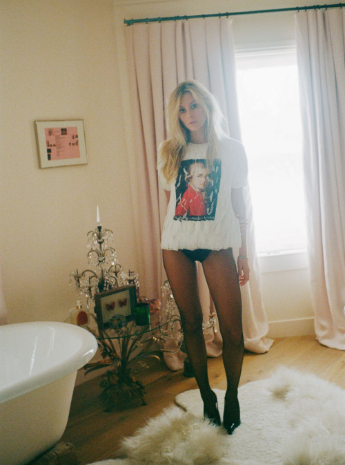 Lola Bute ELLE USA, May 2025 8