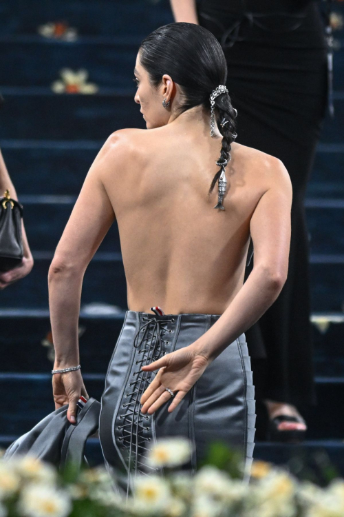 Lorde at 2025 Met Gala in NYC, May 2025 5