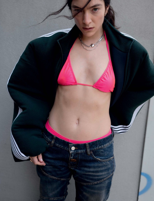 Lorde for Re-Edition Issue 23, Spring/Summer 2025 11