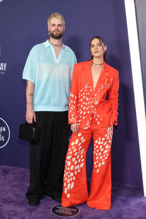 Sofi Tukker at American Music Awards in Las Vegas, May 2025 2