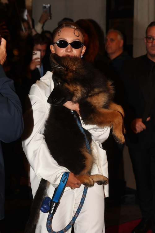 Sydney Sweeney Leaves Carlyle Hotel for Afterparty, May 2025 3